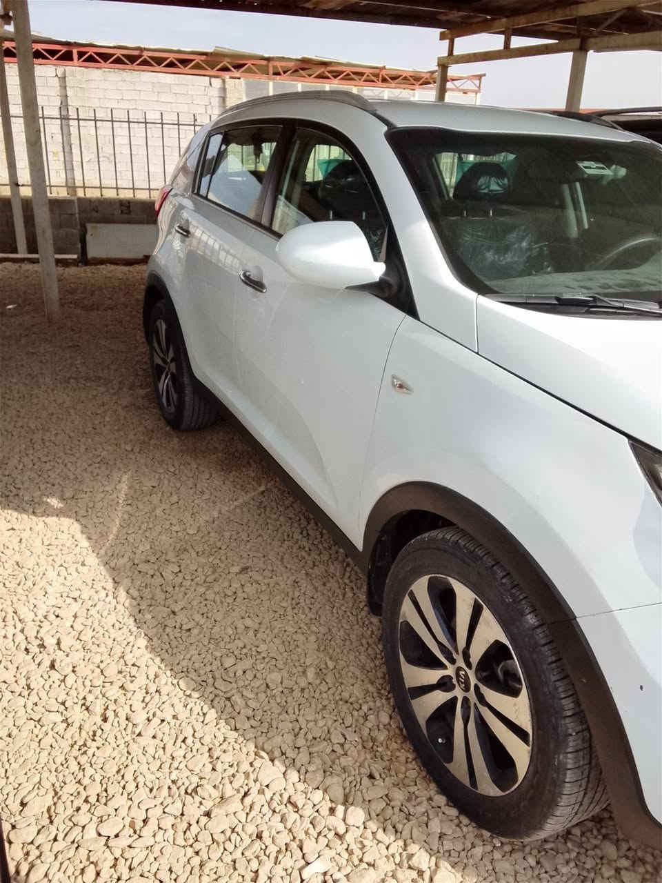 كيا سبورتج 2014 خليجي سعر 152سيارة بيهة نص البنيد صبغ وبيهة كارت بجاملغ الامامي جهة الأيمن شبر فقط والباقي كفالة محرك 2000 محرك شرط مامفتوح تخم تاير سيارة جديدة سنوية صاقطة تريد وكالة أو تحويل  تلفون ***********/*********** مكان السيارة الديوانية
