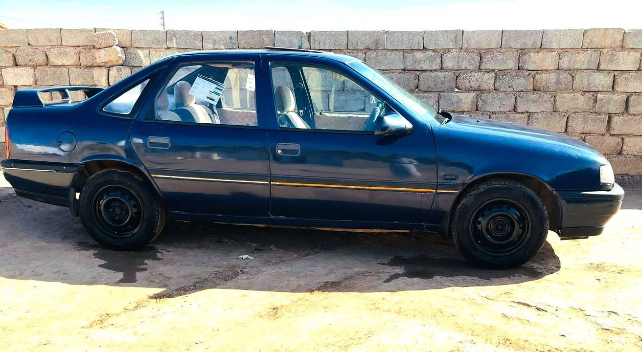 فكترا حجم ١٨موديل ٩١ محرك شرط
رقم ألماني شرط التحويل سنويه ٢٩السياره جاهزه ونضيفه السعر ٤٤وبه مجال بسيط 
رقم الهاتف :***********
