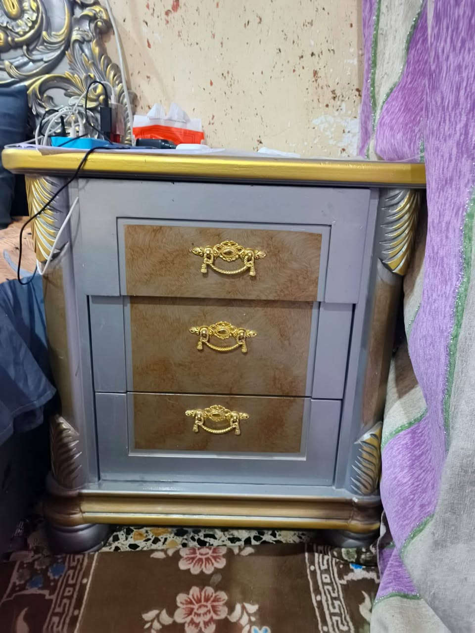 سلام عليكم غرفه كويديه للبيع
المكان بصره حيانيه 
السعر 800 وبيها مجال 
***********
