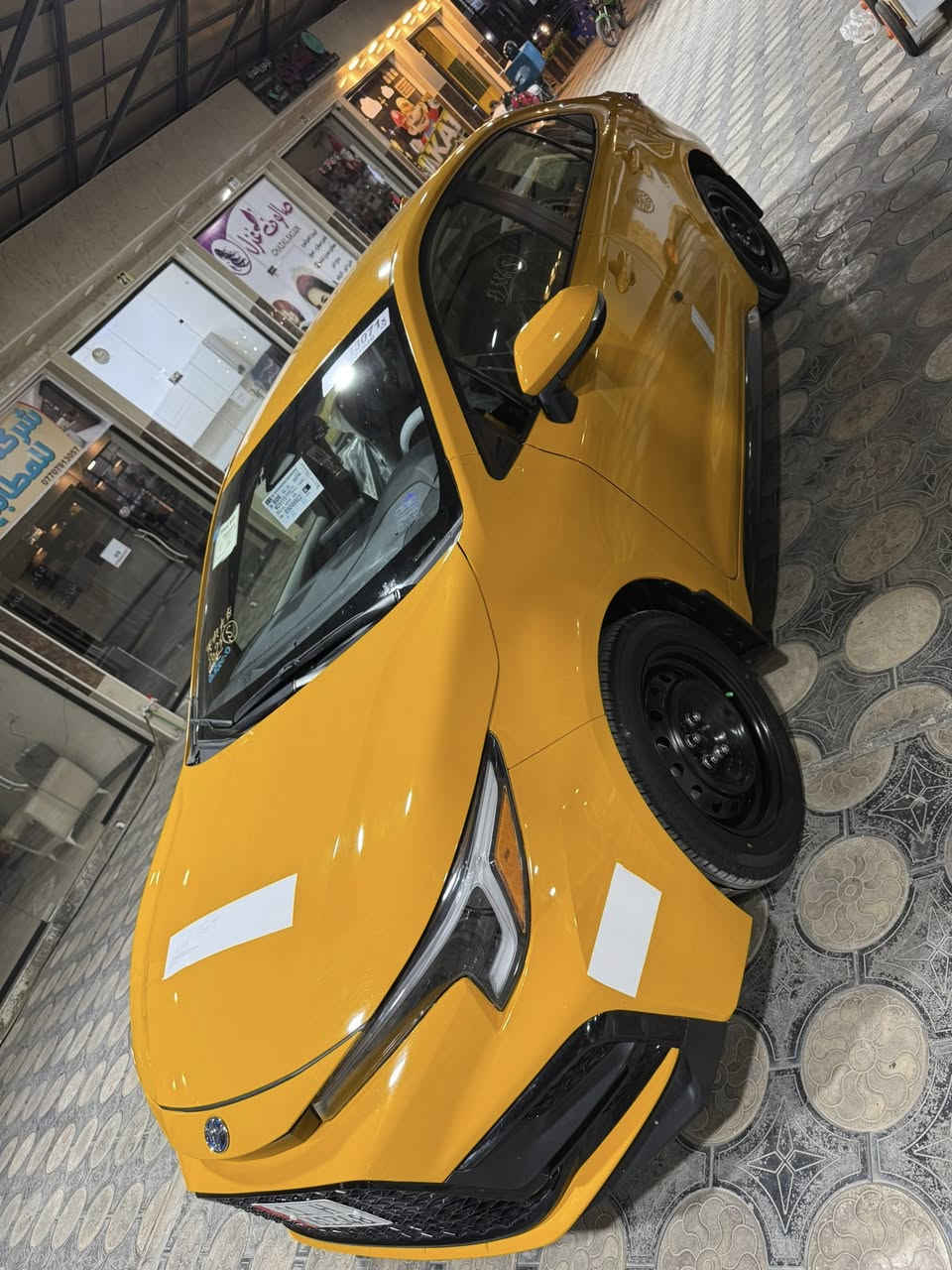 السلام عليكم 
كورلا 2024 وارد امريكي
هايبرد وبانزين ياباني اصلي
دخول جديد وترقيم جديد 
سيارة كاملة مكملة متصرف عليها دينار فئة SE ميحتاج اذكر مواصفاتها بيها قطعتين بدون دواخل 
مكاني بغداد الغزالية 
***********
