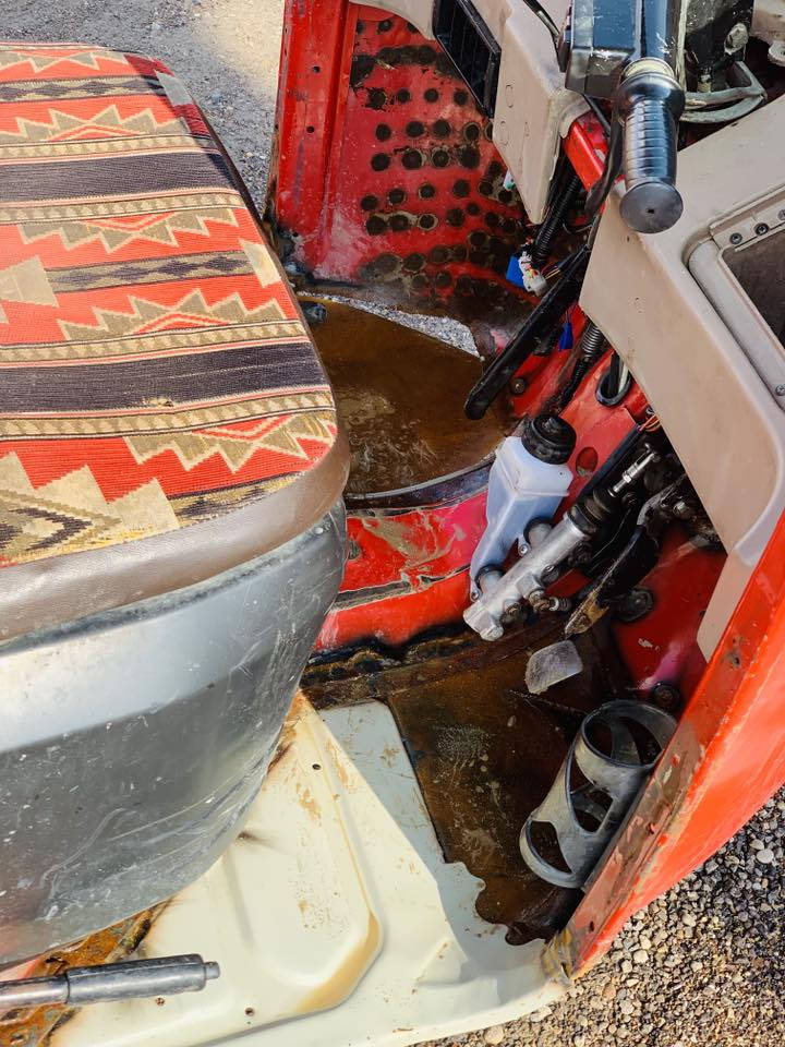 تكتك 2017 داخل ب 18 تكتك حلوة شوية ترتيبات يرادلها تبدلات جدد بريك جديد مكينة تجفيت جديد كهرباءيات كلها شغاله ب 4300 مكان بغداد نهروان ***********.
