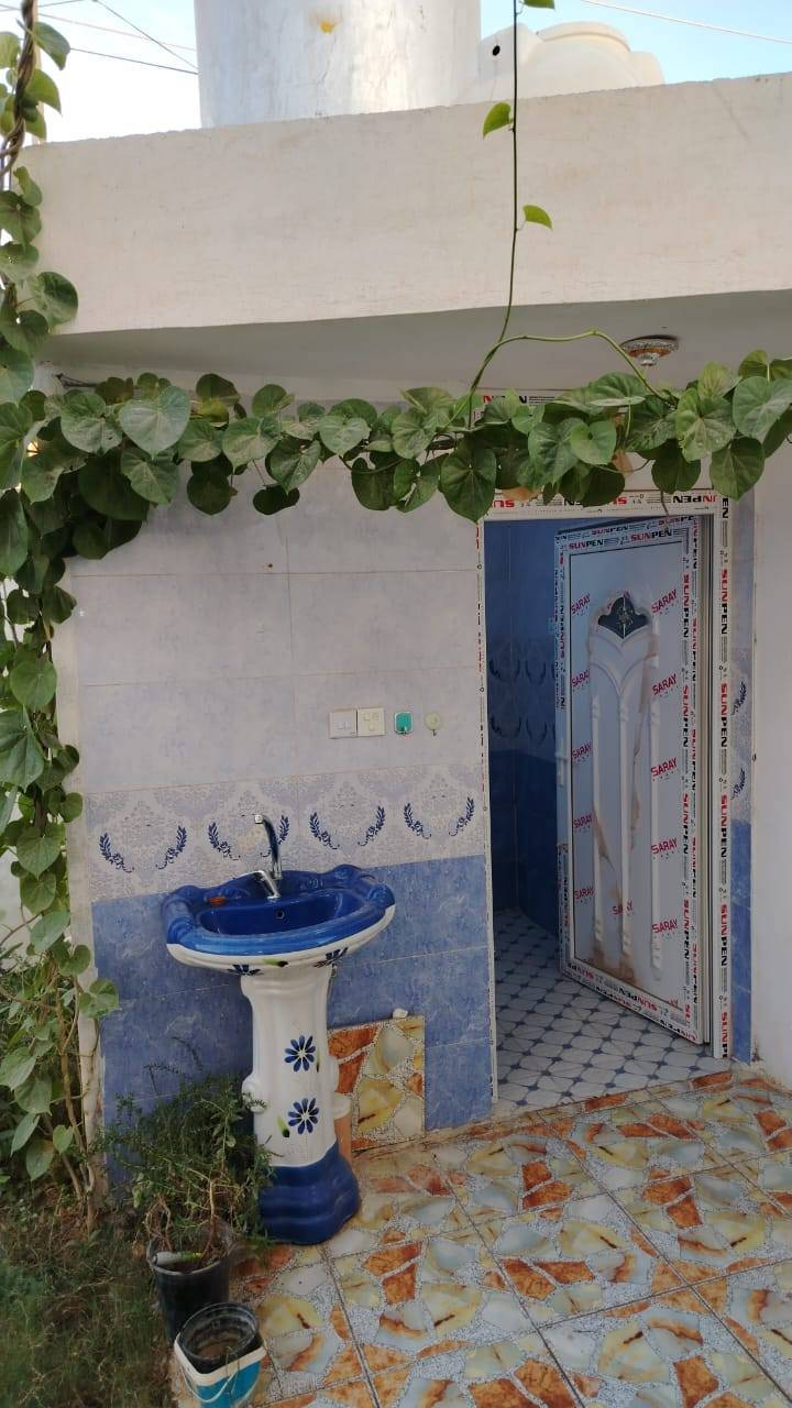 الدار للبيع جاهز للسكن المساحه 300 للاستفسار على هذا الرقم ***********
