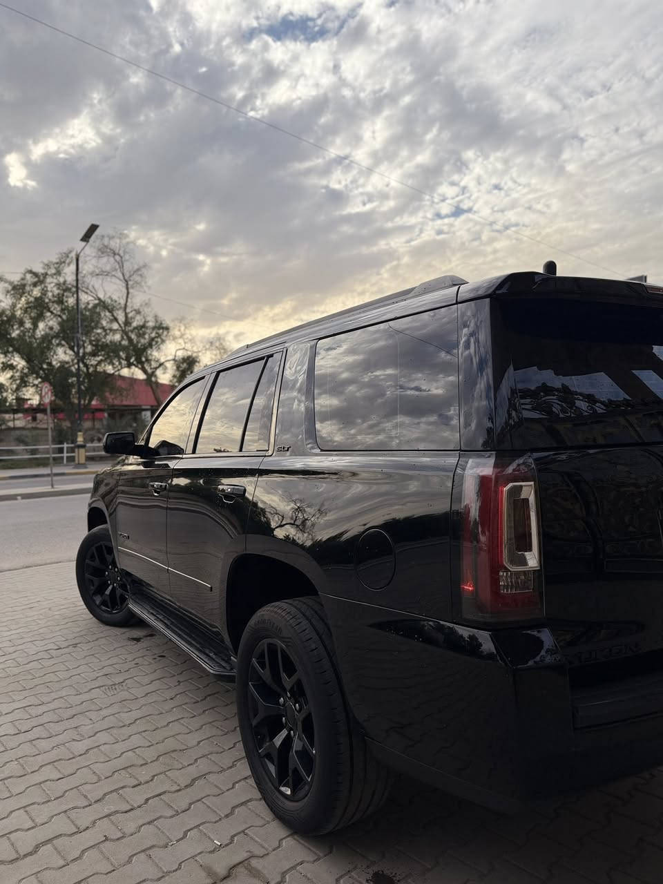 السلام عليكم يوكن جمسي مديل 2020 خليجي فول مواصفات رقم اربيل بنيد وجاملغ فقط رش بدون حادث ماشيه 95ميل السعر 360وبيها مجال مكاني البصره المعقل الاستفسار ***********
