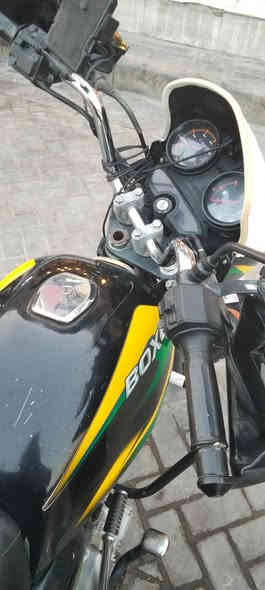 سلام. عليكم بوكسر موديل 21كلاسك دراجه نضيفه بدون اوراق اوراق ضايعه محرك. بيه خيط. تبخير كلش خفيف كهربائياتها كلها شغاله تايرات زوج. جدد نكره سلف مكاني بغداد حي الجهاد. سعرها مليون ‏‪***********‬‏
