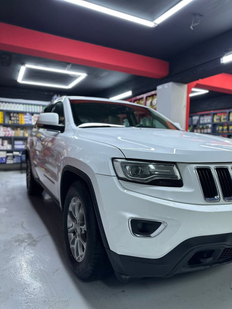 جيب لاريدو
موديل 2014 خليجي 
مكفوله من الصبغ والبارد 
مواصفات الجيب معروفه 
ماشية 130 الف كيلو 
مكانها بغداد الكراده 
السعر 240 
***********
