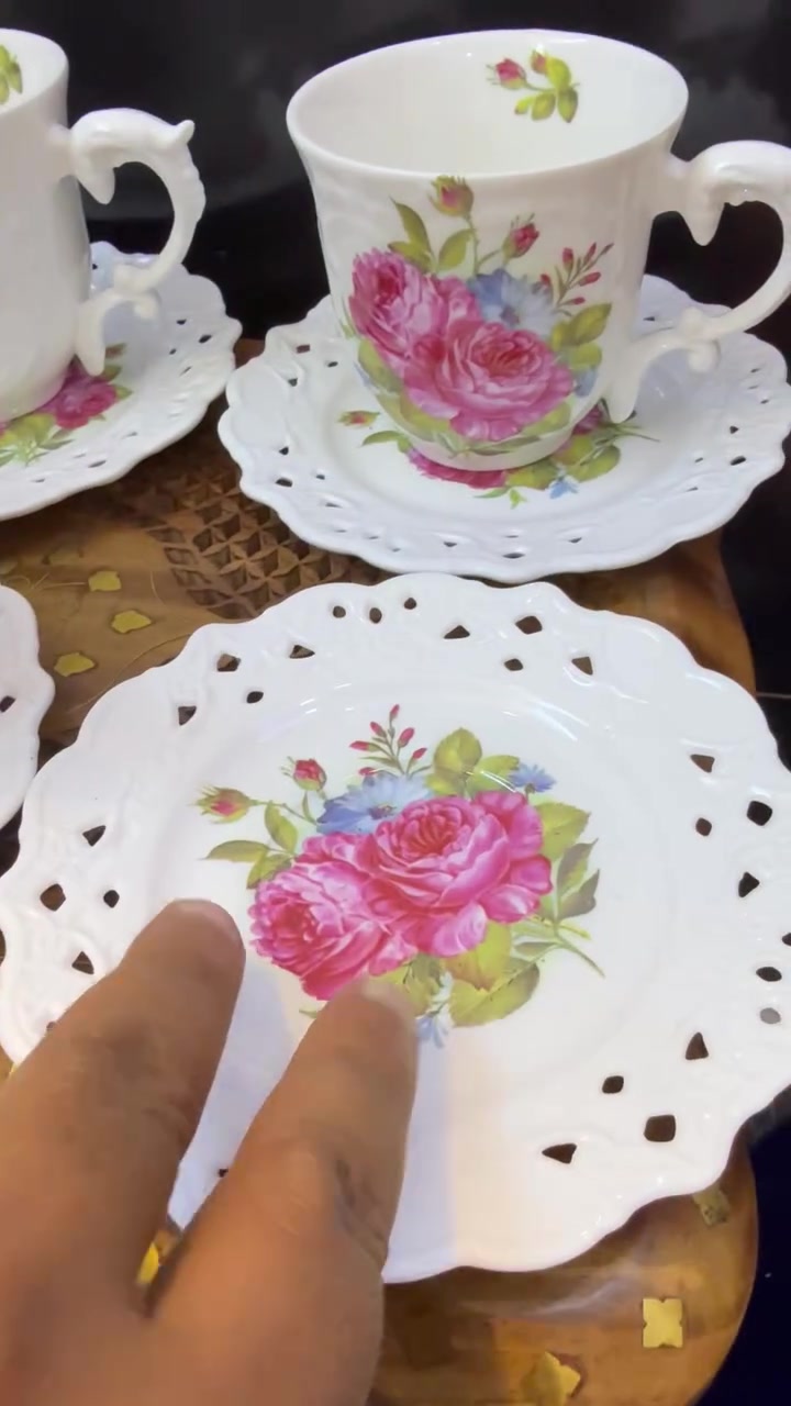 سيت كوب عدد 6 مع الماعون من ماركة Royal Heritage(التراث الملكي) ماركة رويال بورسلين رسم يدوي مختوم خالي من العيب السعر 65 نهائي


**إذا كنت صاحب هذا الإعلان وتريد حذفه لأي سبب، رجاءا أرسل رسالة إلى الدعم الفني**