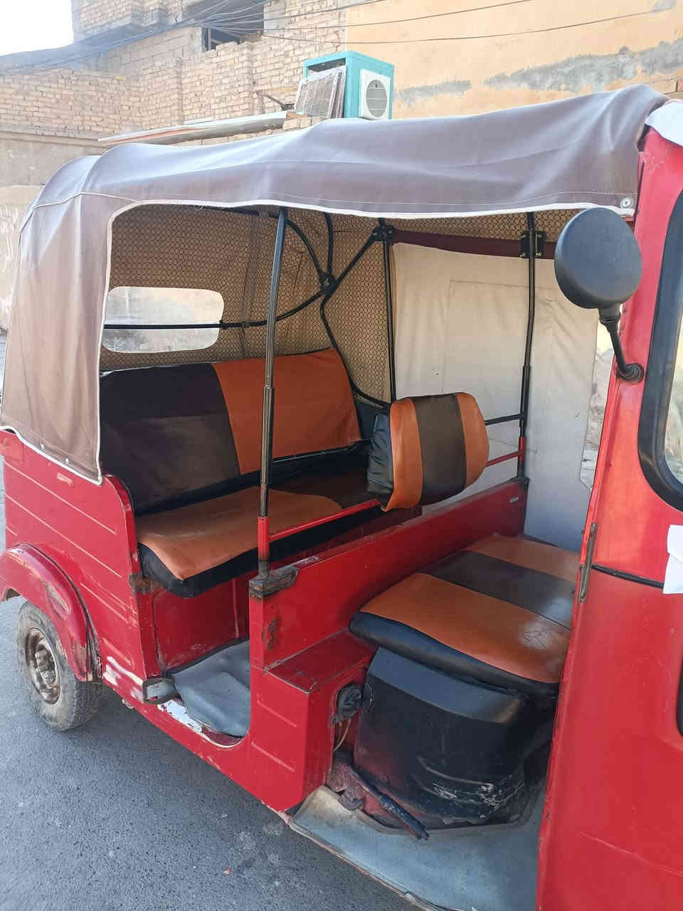 سلام عليكم تكتك للبيع 2016شهر ال3ارواق ممرقمه التكتك نضيفه مكينه عشرين شغل وطلع المكان بغداد الحسينينه مال راشديه السعر 2850بيه مجال لاتصال ***********
