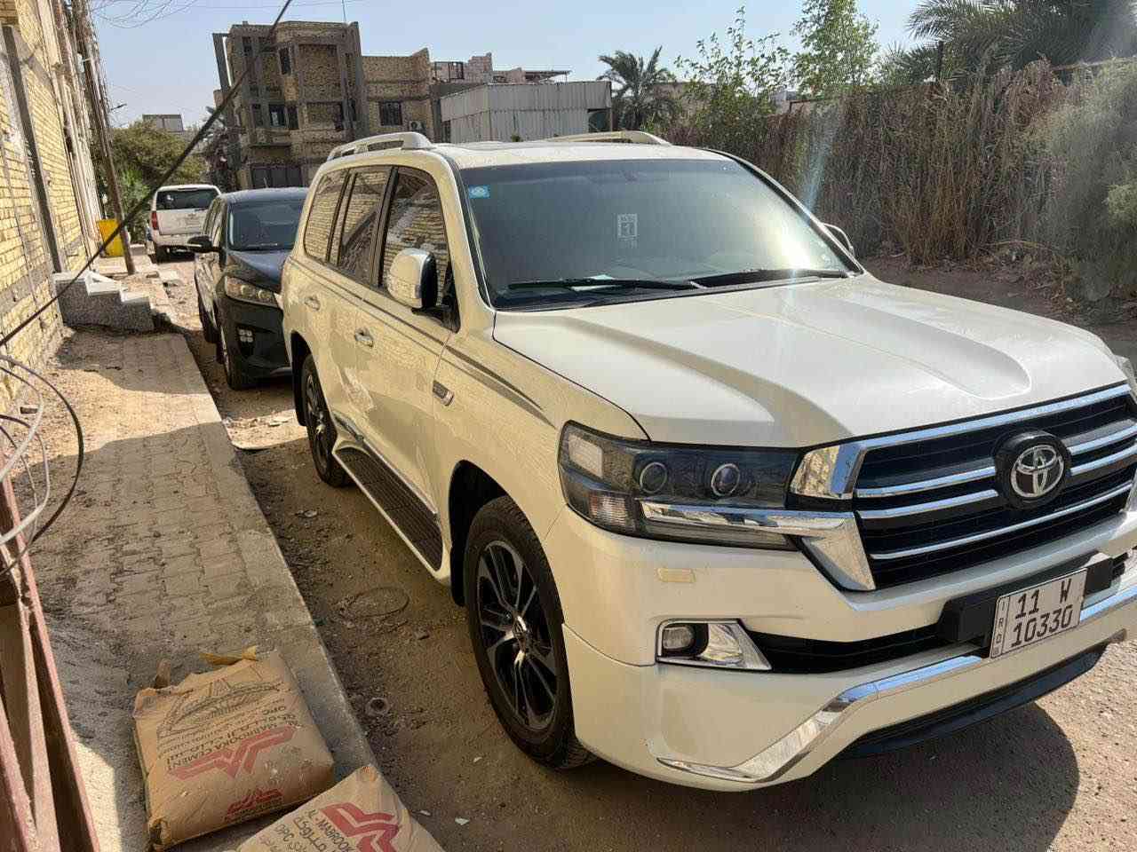 *********** المكان بصره بيها بارد قليل بالمدگر الامامي والباب خلف السايق البصرة, العراق
