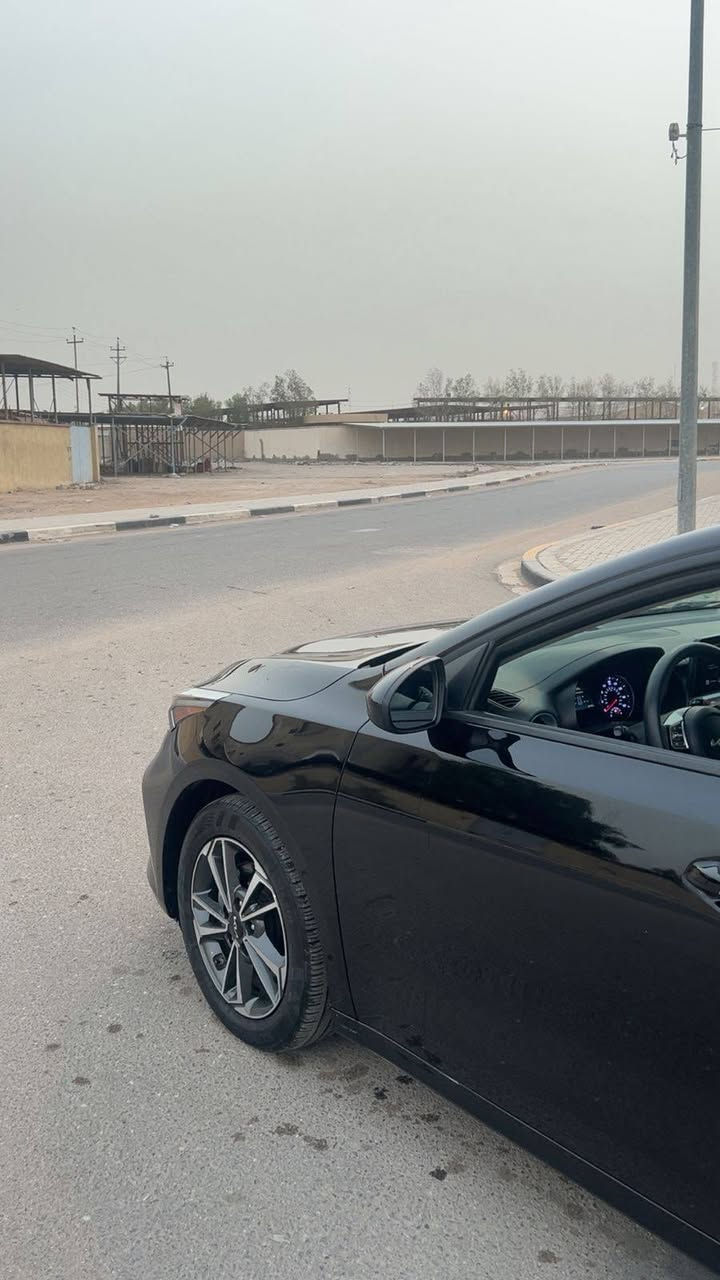 ‏السلام عليكم
‏سياره كيا فورتي موديل 2023
‏السياره عميه بدون ارباك ضربتها مثل ماموضح بلصوره السياره جديده وبعدها على الوكاله وارد امريكي
‏السياره جاهزه من كلشي مكاني البصره
‏السعر 135 وبيها مجال  ***********
