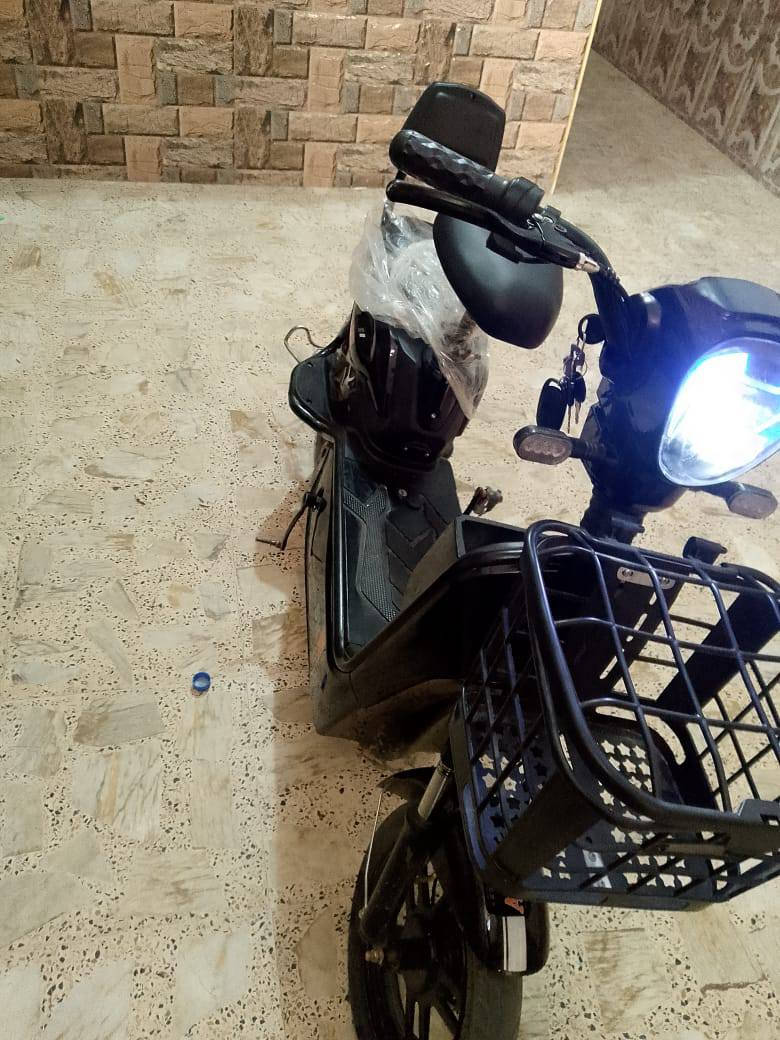 سلام عليكم دراجه شحن لبيع جديد صارلي سبوعين من اخذته دراجه جديد بطاريات مال شركه جدد دجه ما ما متعوبه كلش محافض عليه مكان بغداد مدينت صدر قرب ساحت الحمزه سعر ٢٠وبيه مجال رقم هاتف ***********
