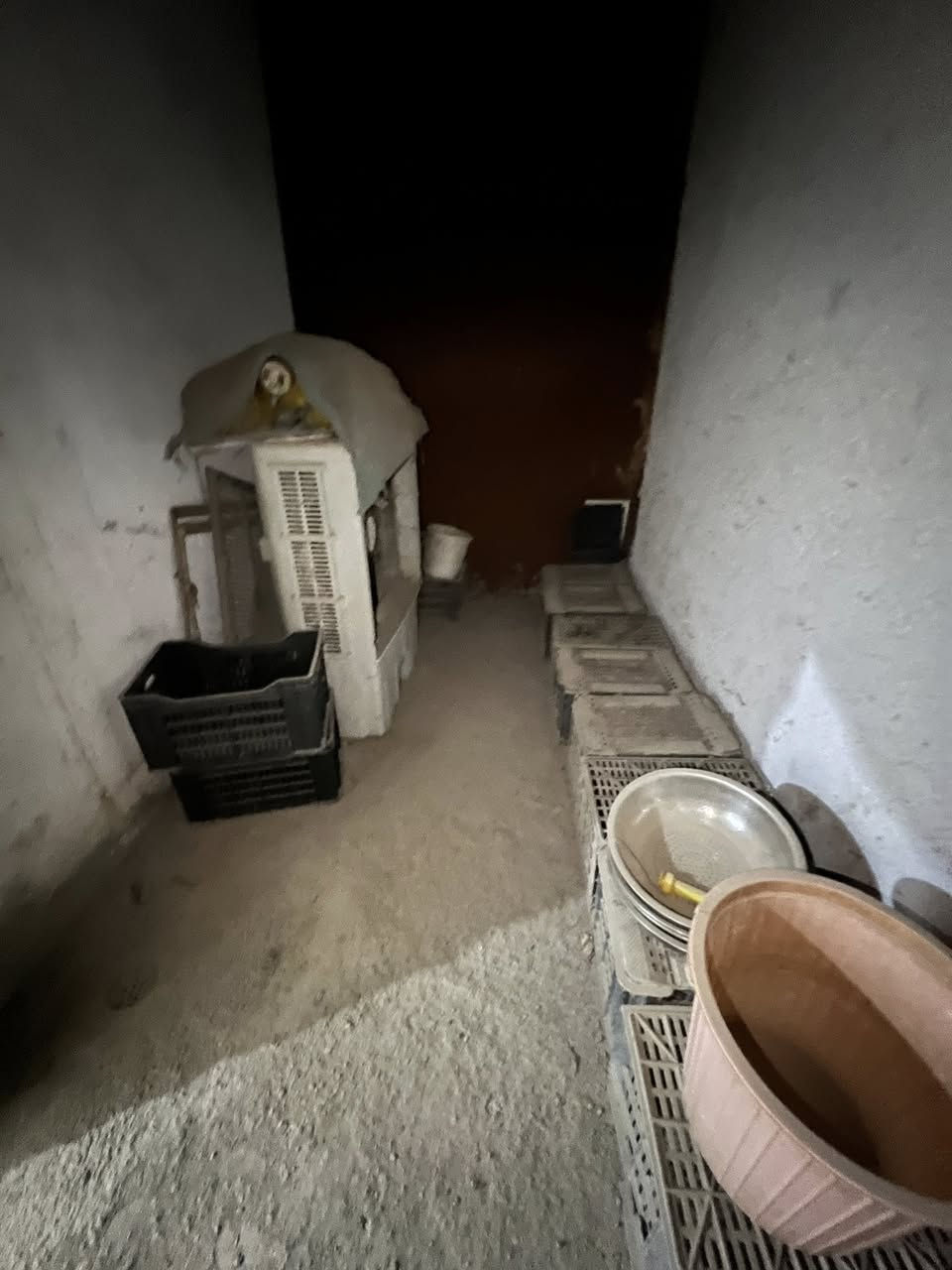 سلام عليكم محل كافتريا للبيع  مع محتوياته كامل تجي تشتغل مكانه ام العصافير نزلت الصناعه سبب البيع عدم التفرغ أي ستفسار خاص او اتصال (***********)
