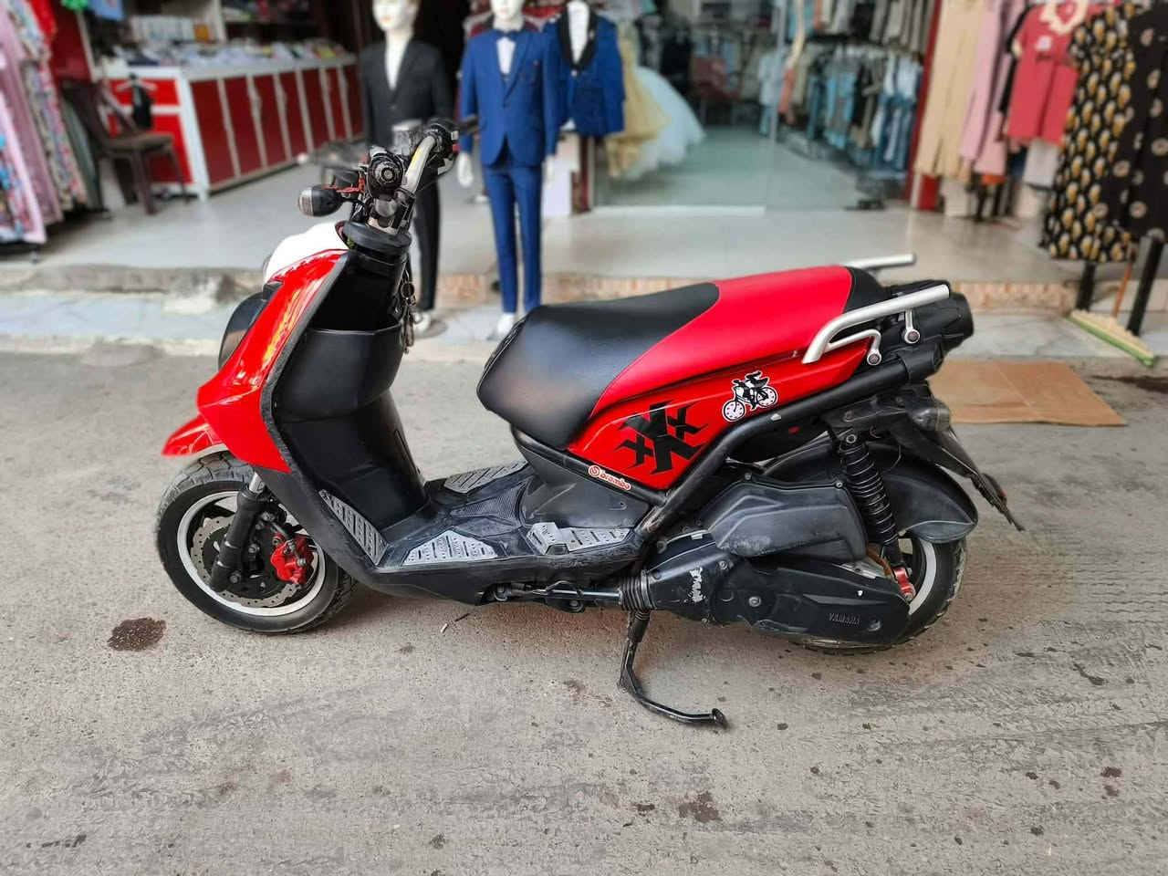 سلام عليكم دراجه سكنس جبلي  كفاله عامه  من كلشي ماناقصها شي دراجة تخبل  بيها غراض تزويد ستيرن رياضي دبلات رياضي وبلادي موجود دمام بيها بس الدمام سعره ١٠٠ صلنصه رياضي وبلادي موجود كلهن وياها  دراجه ماعايزها شي  السعر ١٢٥٠ وبيها مجال حك الجيه العنوان ديالى الخالص الرقم ***********
