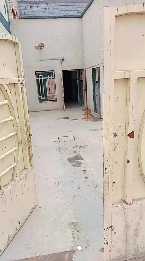 سلام عليكم اخوان بيت لليجار منطقة حي النصر قرب السوق يم سيد حيدر ابو الجمله للستفسار ***********
