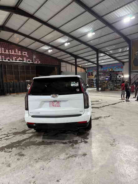 سلام عليكم 
CADILLAC , ESCALADE , SPORT 23 
وارد أمريكي بيهه قطعه وحده فقط جاملغ أمامي 
فول مواصفات للأخير مكينه 6.2L ماشيه بل 40 الف رقم أربيل بأسمي 
السعر (  $68000 الف دولار   ) او بيهه مجال للأستفسار (***********) متواجد واتساب 

( ملاحظه السياره للبيع و المراوس حسب القناعه + مكان السياره كربلاء حي الحسين  )
