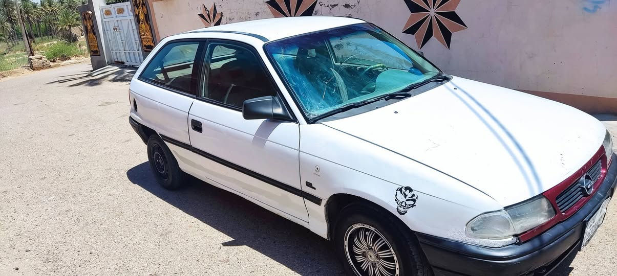 اوبل استرا 92تك باب رقم ديالى الجديد محرك 1600سعر 22وبيهة مجال بسيط مكاني بعقوبة الاتصال ***********

