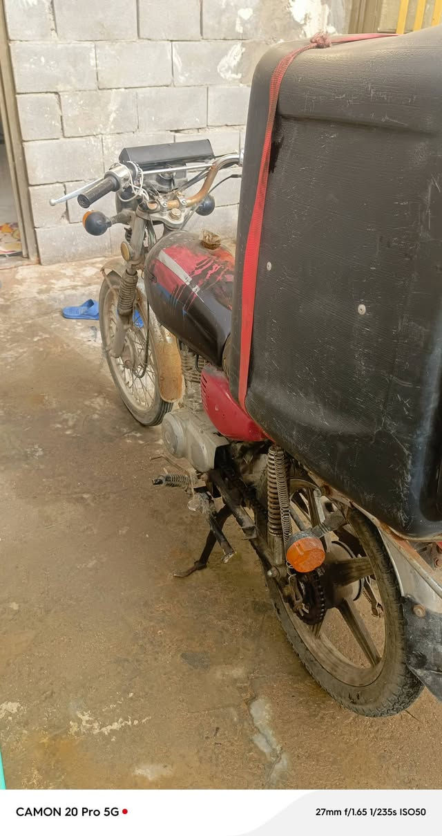 سلام عليكم دراجه ايراني البيع مكينه مامفتوحه اوراق بس وراقه ضايعه ويرادله شوي ترتيب وبيه زنجار غسله قويه يطيح كله رايده ب٣٧٥ مكاني كرمه علي ***********
