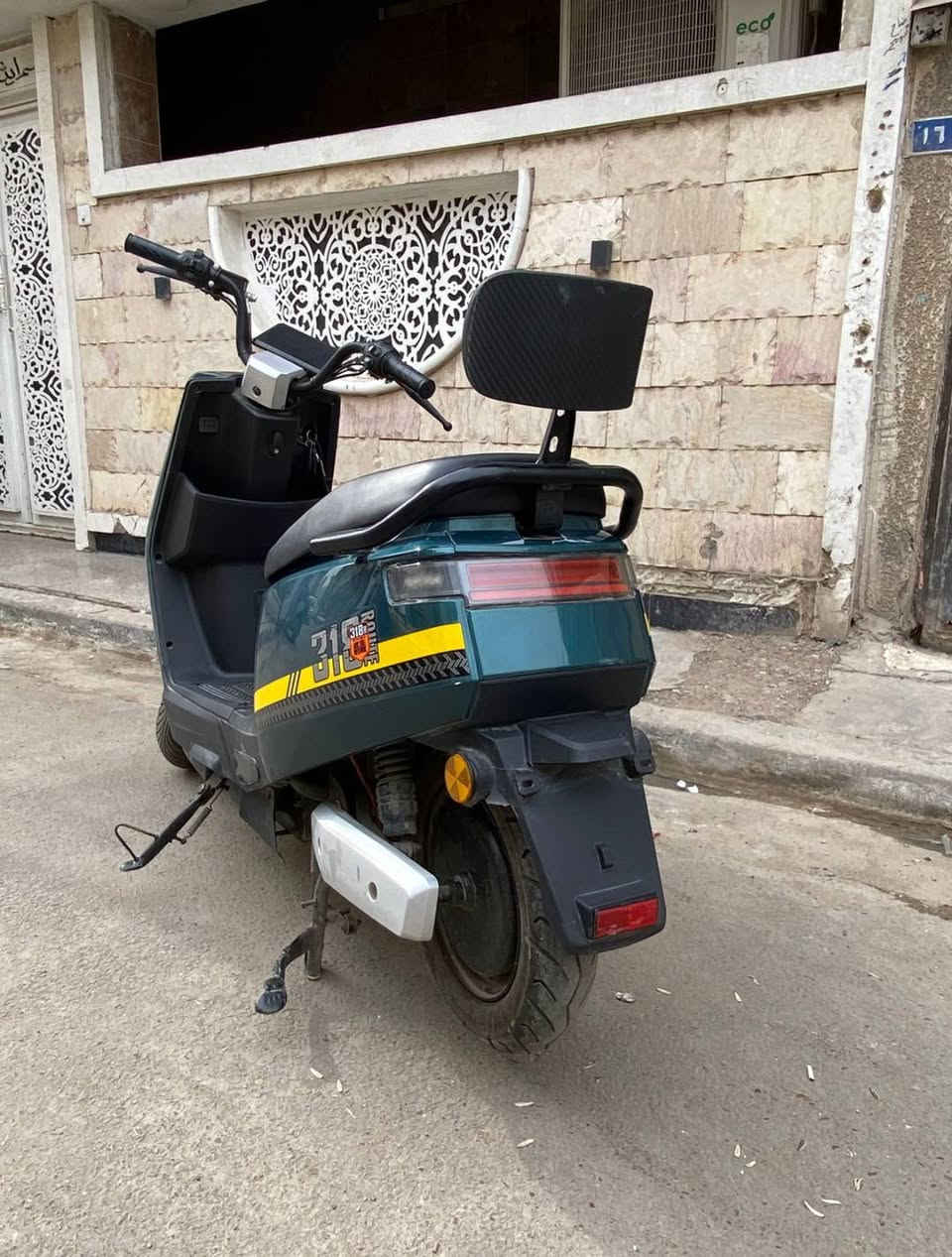 سلام عليكم دراجه جديده شرط الايلون بيه السعر 440 ست بطاريات كل شيء ما بيها
