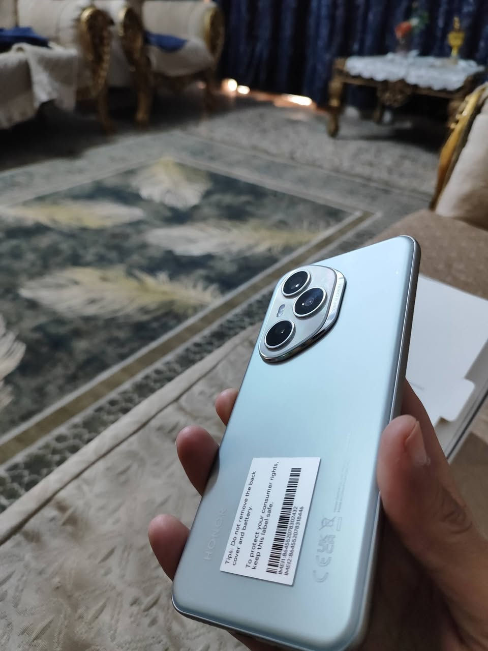 السلام عليكم 

هونر 400 برو

ذاكره 512
عشوائيه 12

شاشه امولد 120 هيرتز
معالج سناب دراكون 8جين3

الكامره خلفية ثلاثية 200+50+12 م.ب. / امامية 50 م.ب.
بطاريه 6000 مللي امبير شاحن 100 واط

للبيع بسعر 625
عنوان بغداد حسينيه رقم ***********
