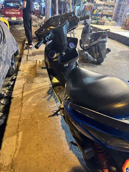 سلام عليكم اخوان سكنس لد لبيع بي اوياله امشيف وبيه صدرDyوبيه كلجات قويه  وبيه فج رياضي قبغ جوزه وبيه قبغ بانزين وبيه اشاير لد امامي خلفي وبيه زنون يعمي عمي السعر 1650 وبيه مجال حك الجيه العنوان الكراده    رقمي***********  ولمكينه ابلاديه
