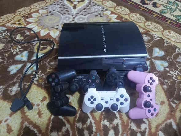 بلي ٣ للبيع فات شغال ويه خمس يدات وبيه ١١ لعبه بيس ٢١ بيه كامل ملحقات 
سعره ب ٦٥ مكاني كربلاء هذه رقمي ***********
