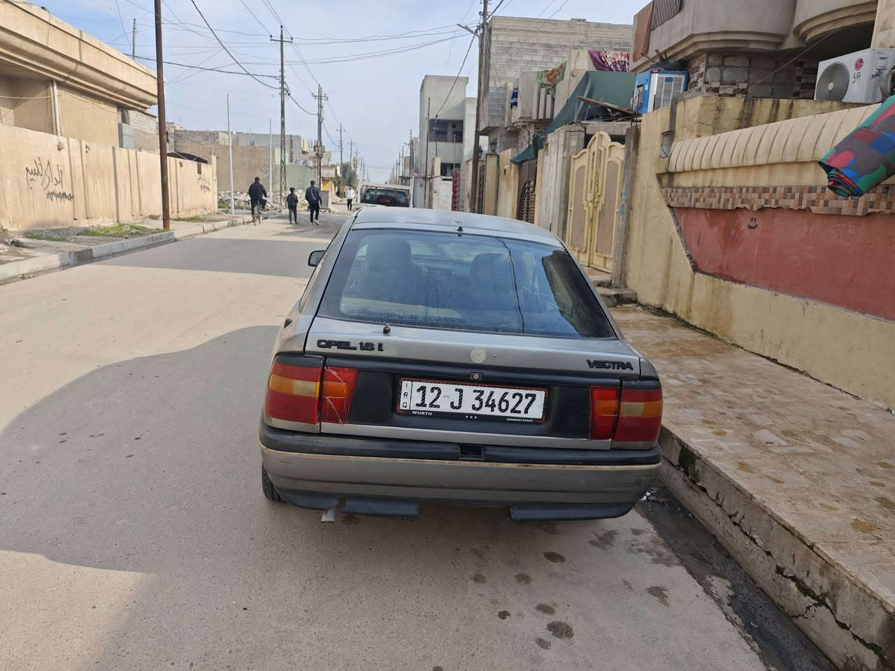 السلام و عليكم للبيع فكترا جنطه حجم 18 موديل 92 رقم انكليزي سنويه باسمي
كير او محرك شرط صبغ مابيه بس دوير السياره شرط بلادي السعر 33  ورقه 
***********
***********
