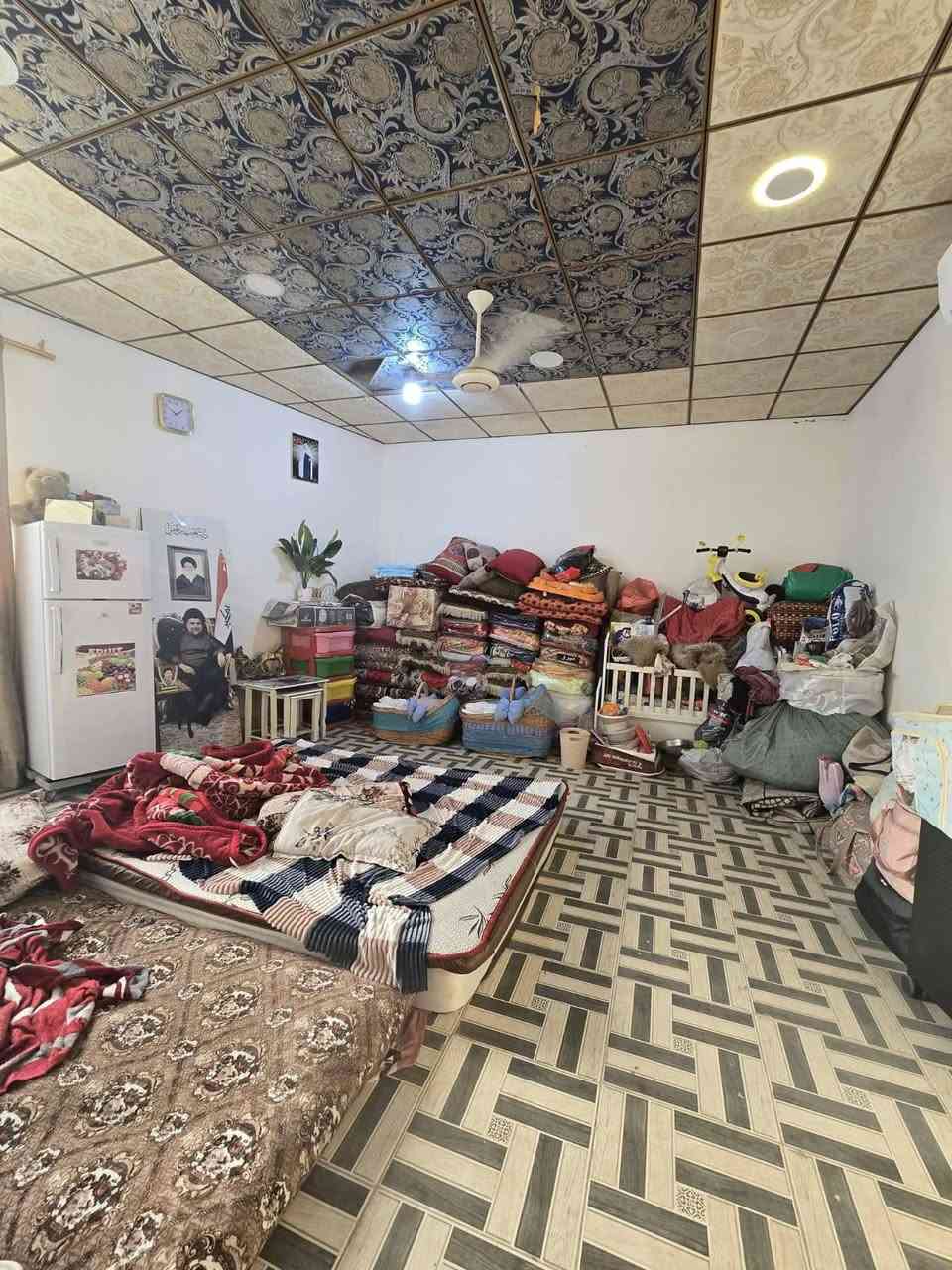 بيت للبيع 

البراكيه شارع المطار القديم 

مقابيل شارع السبيس

المساحه 100م

يحتوي على غرفتين وصاله ومطبخ واستقبال وصحيات 
داخليه وخارجيه 

بناء درجه اولى صب كونكريت سقف واساس 

بناء طابوك 

تواصل خاص او عبر الواتساب 

***********
