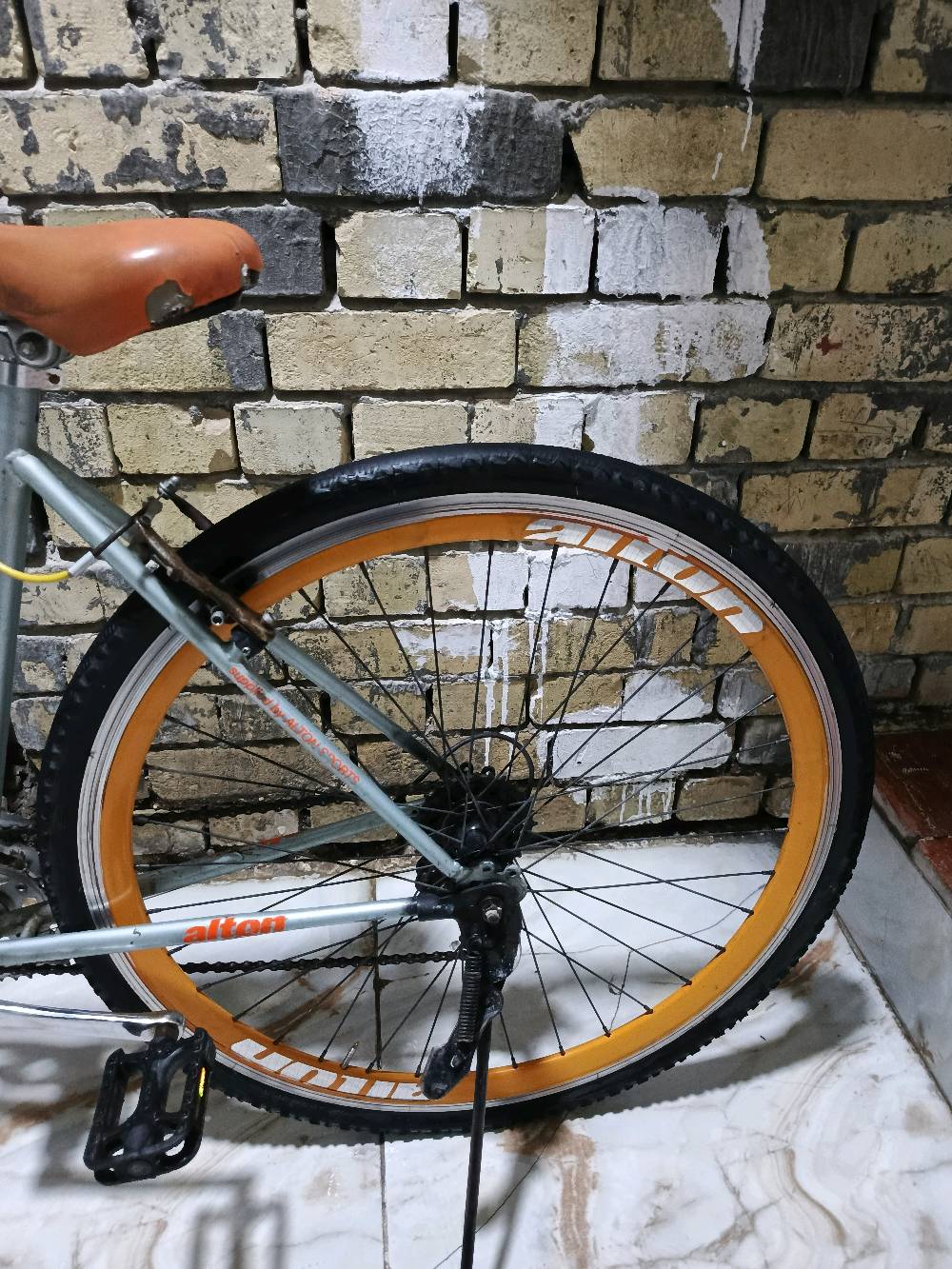 بايسكل alton spinner 21 جدا نضيف مكاني بغداد الشعب حي البساتين مكاين 7x3 بريكات اثنيهم شغالات 