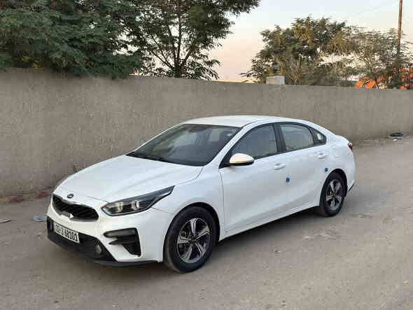 سلام عليكم كيا سيراتو موديل 2021 رقم اربيل بسم عربي تحويل مباشر سياره نضيفه جدآ محرك ١٦٠٠ دوش بيها نص جاملغ امامي صبغ  فقط سعر ١٤٨ مكاني بغداد الشرطه الرابعه هاتف ***********
