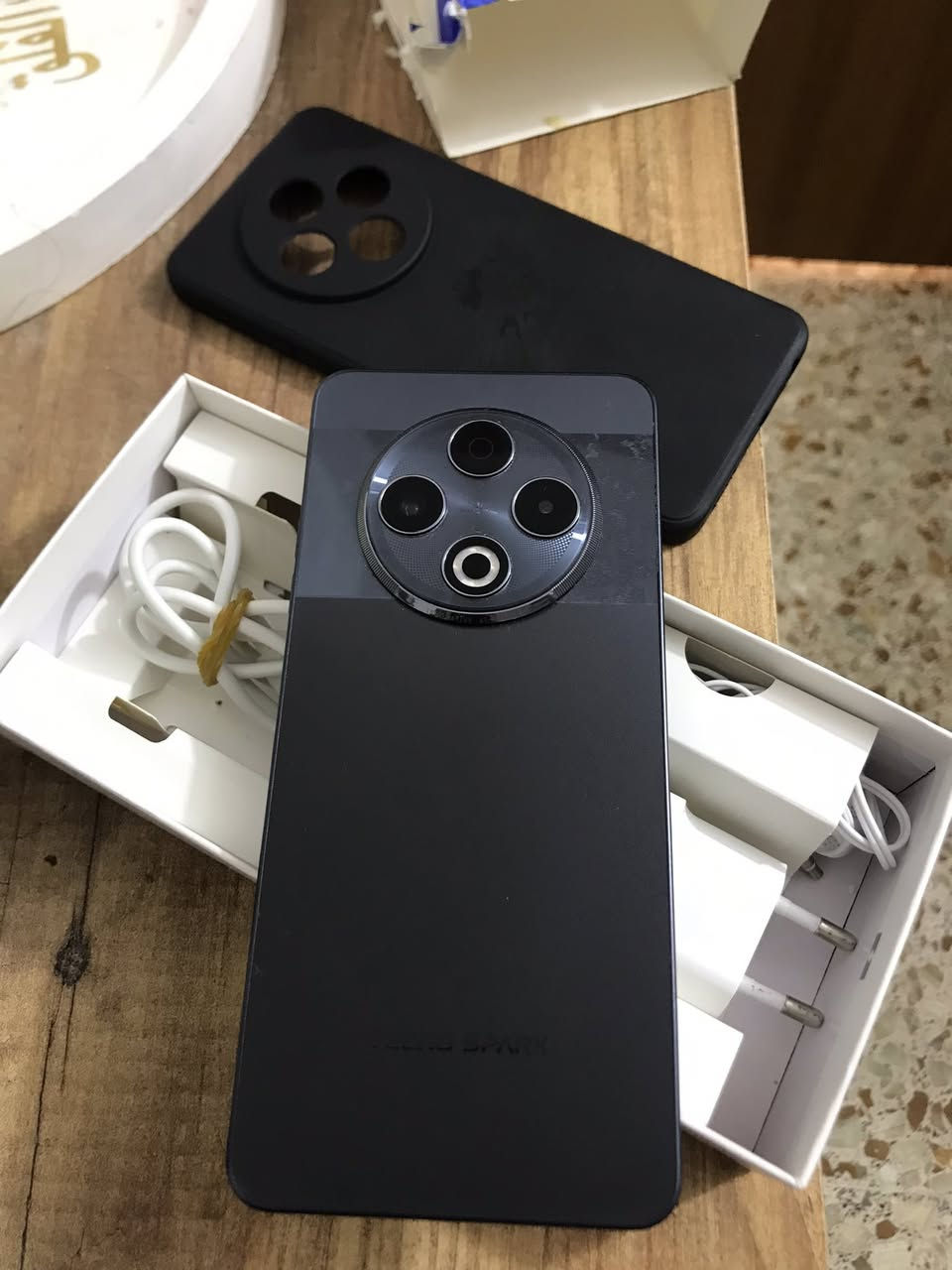 سلام عليك موبايل البيع قبل 20يوم من شتريده جهاز جديد شاحنه سماعات كرتونه كامل مكمل اسم جهاز موجود بل صوره ذاكر 256
اني مشتري 250 والله  قيم وخذ يرضه الله
عنوان نجف حي عسكري مدارس


**إذا كنت صاحب هذا الإعلان وتريد حذفه لأي سبب، رجاءا أرسل رسالة إلى الدعم الفني**