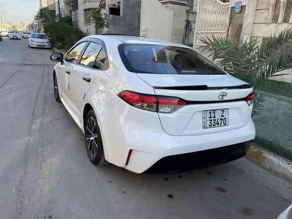 السلام عليكم 
كورلا هايبرد 2025 
عداد الكيلو متر 9 الاف
رقم بغداد تحويل مباشر 
مواصفات السيارة 
فتحة 
بصمة 
جلد اسود + ماروني 
كشن السائق كهرباء 
شاشة 
كامرة دوارة 
شاشة ديجيتال 
السيارة مكفولة كفالة عامة 
السعر المطلوب 153 وبيهة مجال 
للاستفسار الاتصال على الرقم 
*********** 
*
