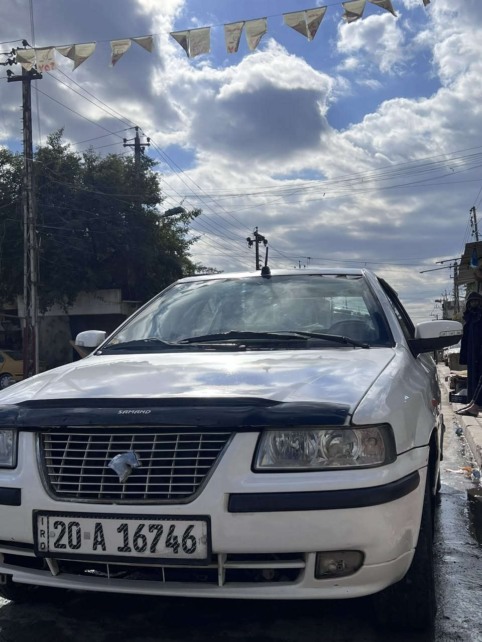 سمند  للبيع لون ابيض رقم دولي گير ومحرك فرنسي  المرغوب صدر قبل 7 ايام مبدل  تايرات نص عمر سعر 30$  للاستفسار اكثر اتصل ***********  مكان السيارة بغداد الغزالية
