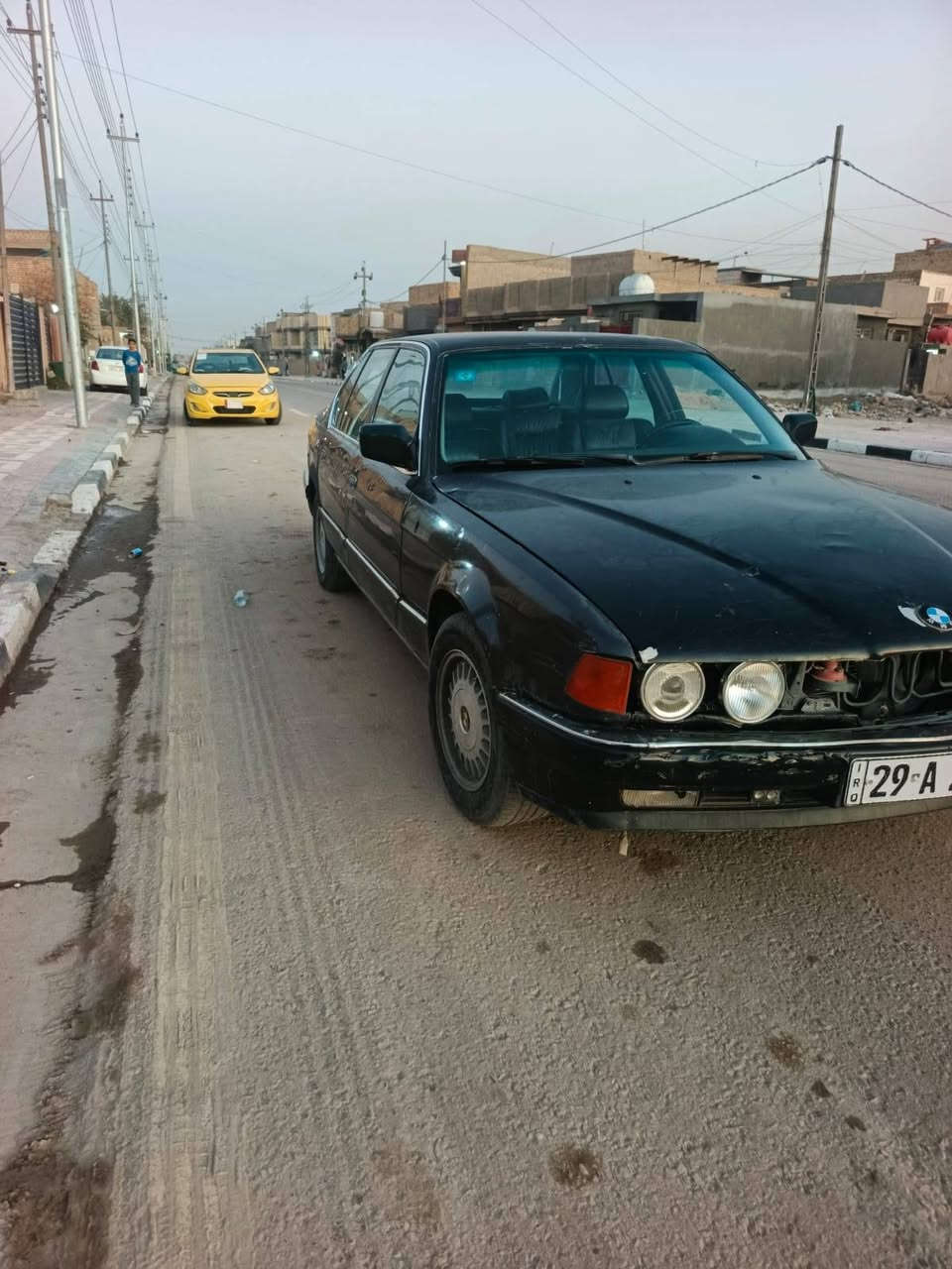 السلام عليكم عندي BMW 735 رقم واسط دولي اريد ابيعه حداديه جديده مكينه خير من الله ما اكلك زيرو السياره يرادله صبغ غرفه كامله جديده من الدشبول للجنطه باتري جديد وصايره عليه الله شاهد على كل حرف حجيته فوك ٦٥ ورقه من وره التصليح لان اخذته جنيان والله حته ارفيو جديد بس اني اكلك تجي بعينك وشوف اريد ٣٥  والله العظيم لو ما محتاج ما ابيعه وكاعد اروح بيه للدوام بغداد وكلش مابيه سياره كربلاء اطوريج وتجي اشوف بعينك لان حته صور ماعندي اله واذا ماعجبتك اني ارجعك الاهلك لان مالي خلك اطكله صور 
***********
***********
