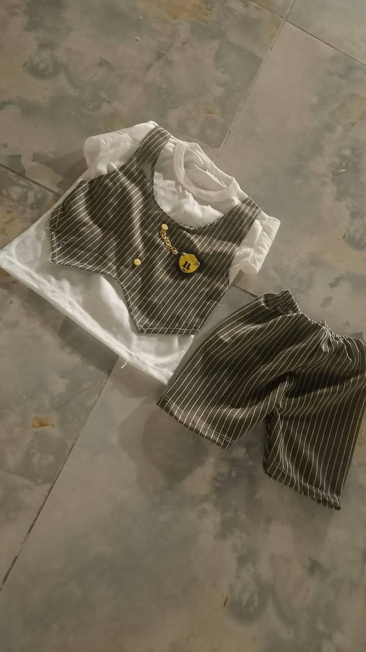 السلام عليكم توفر قاط و دراكسوادات ولادي بناتي جميع الوان والأحجام للاستفسار الاتصال على *********** موجود واتساب موجود خدمه توصيل ٦الف جميع محافظات العراق لباب البيت سعر 5الف كل قطعه من الأعمار أشهر إلى ٦سنوات
