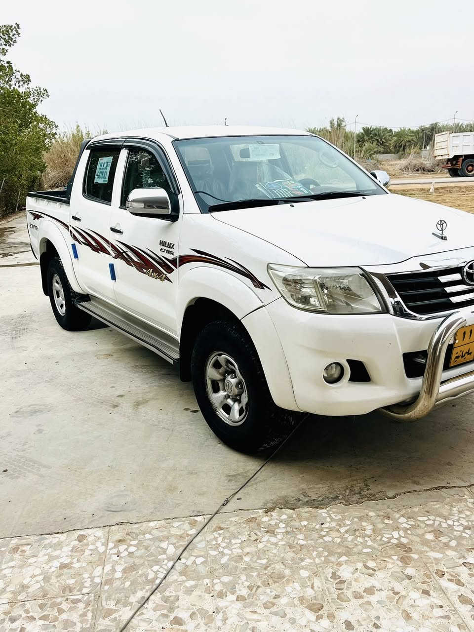 يا الله سلام عليكم 
للبيع بيكم فلاونزه 4x4 كير عادي 
موديل 14 رقم شمالي سنويه ل27
سياره كفاله عامه كيره محرك تدفئه 
تبريد سدر وره وكدام تخم تاير سياره جديده كلش تريد وكاله تريد تحويل
سعر 210 وبيها مجال 
عنوان واسط صويره شحيميه
غير متواجد فيس ***********
 ***********
