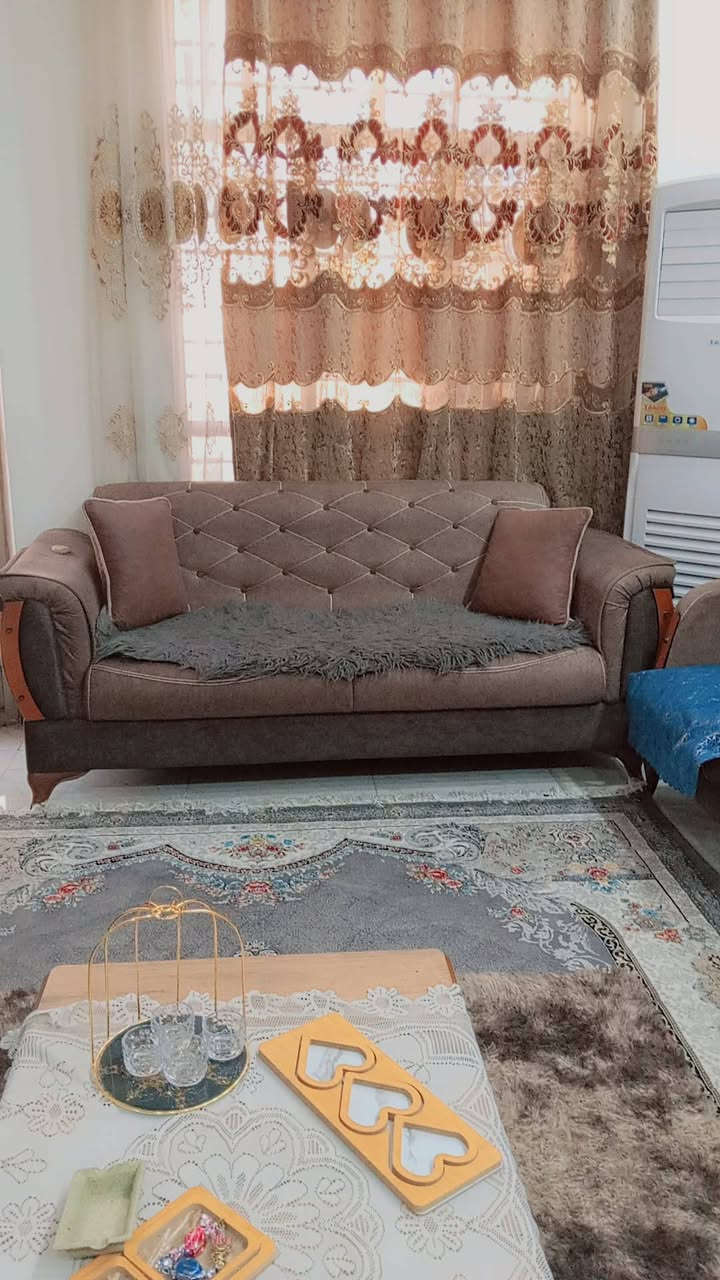 مكلفه بلنشر غرفه نوم نظيفه للبيع السعر 500  وتخم للبيع السعر 600
زعفرانيه رقم الهاتف ***********
