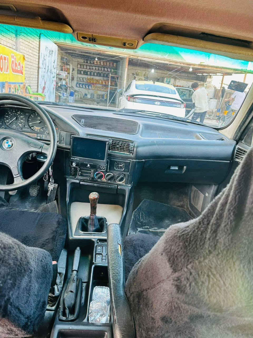 السلام عليكم بي ام موديل 91 525 محرك 20 كير عادي رقم بابل  بسمي سنويه ل 31 مكينه كير حداديه مكفولات تبريد مابيه كهربائيات شغاله السعر 43 وبيه مجال للشراي مكاني النجف ***********
