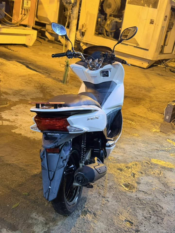 السلام عليكم بي سي اكس البيع  جيل الثاني ياباني محرك 125 حساس زدحام يدات تتفه دراجه بحاله وكاله صار شهر من خذتهة خذتهة ماشيه 39 او ٧٠٠ هسه ماشيه 41 او 600 هاذ رقم تليفون اي ستفسار اني بل خدمه *********** خذتهة 20 ورقه موجود خاص او عل رقم عنوان مدينه الصدر
