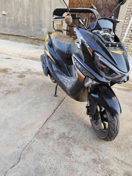 سلام عليكم xmax صيني  مكان حي اور 
رقم ***********
رقم ثاني ***********
سعر 1250
مكينه 150
جديده لوك 
تشغيل بصمه وسويج 
حساسات
صفاره انذار 
شاحنه يوسبي
مكان سماعه بيها
اشاير لد
مماشيه قليل 
بانزين محسن  اي خلل ما بيها  
خير من الله
