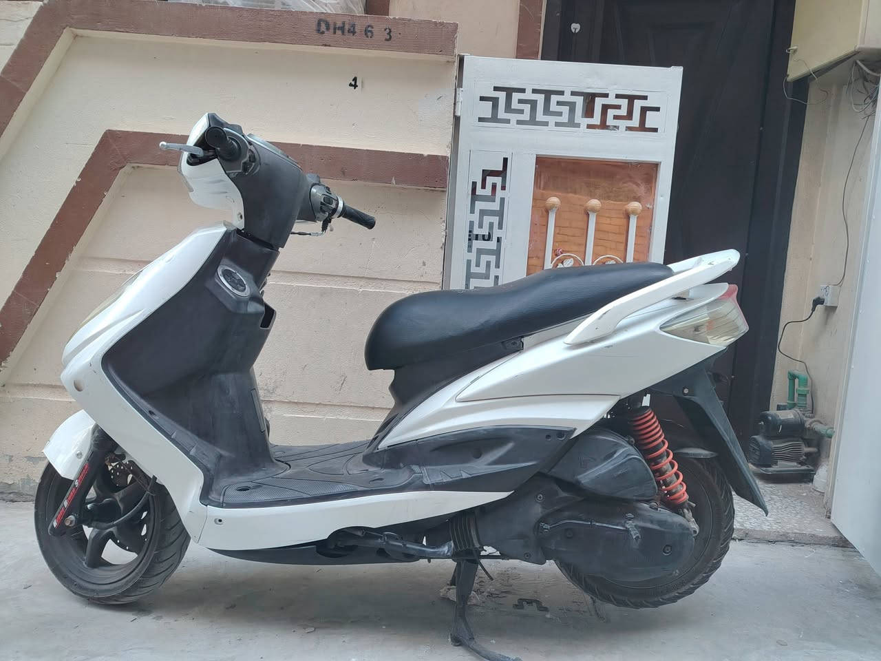 سلام عليكم سكنس فحل قبل سبوع طلعتهة رمبة  كل شي بيهة بلادي برغي مامفتوح  بيهة اوراق منفيس وبيهة عقد
جيب فيتر وفحص كهربائيات كل شي بيهة شغال 
السعر مليون ومية وبيهة مجال ***********  مكاني بغداد
