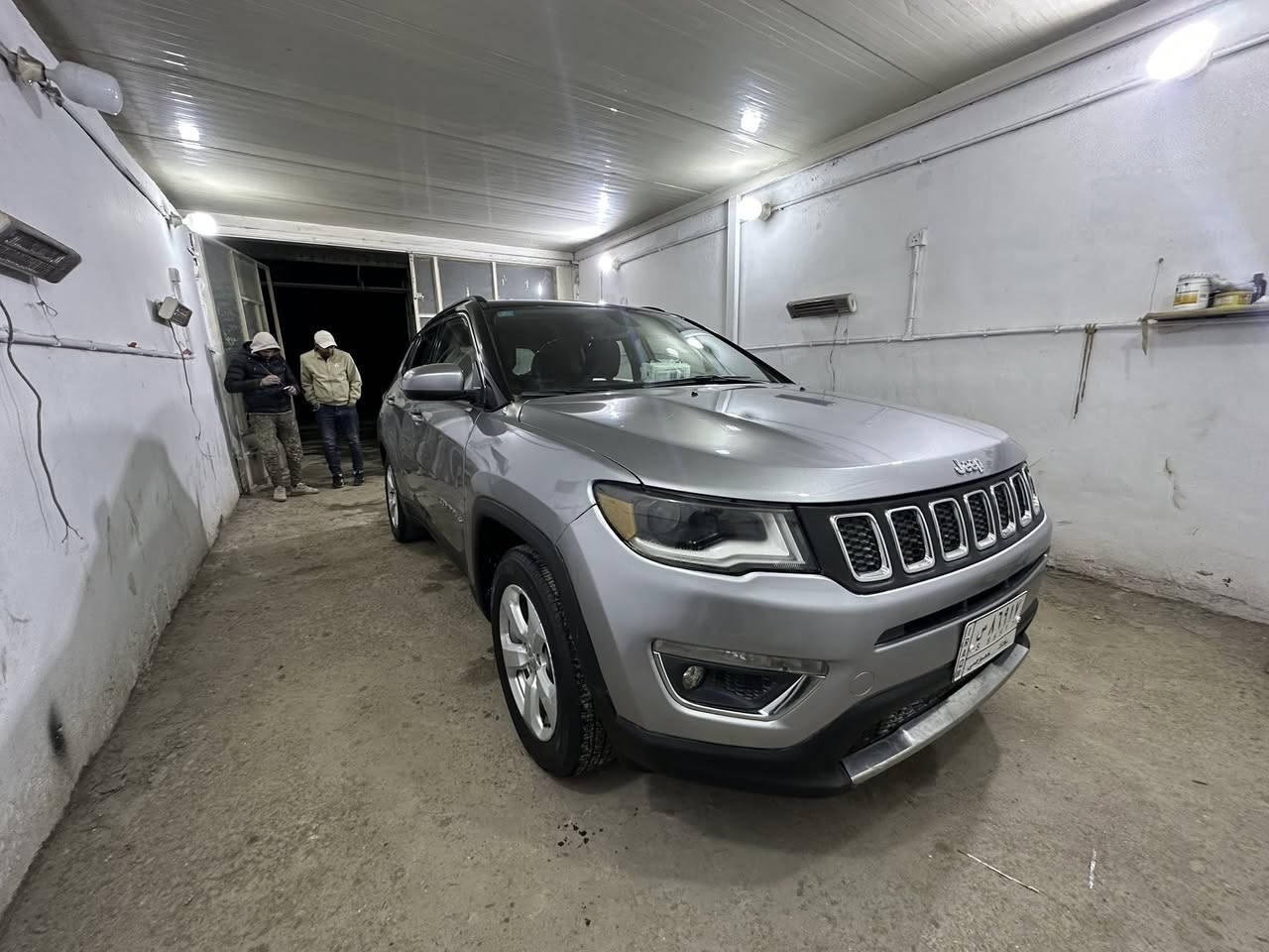 السلام وعليكم 

جيب كومبارس وارد امريكي موديل2020 

حادثة جاملغ ايسار امامي تعديل بسيط الشاصي الايسر

فول 

مواصفات 

بصمه تشغيل عن بعد 

كشن كهرباء 

كشنات جلد 

جنطة كهربائية 

وبعد بيه مواصفات 

حادث جاملغ وبنيد 

ماشيه80 ألف 
السعر 120 وبيه مجال 
***********
