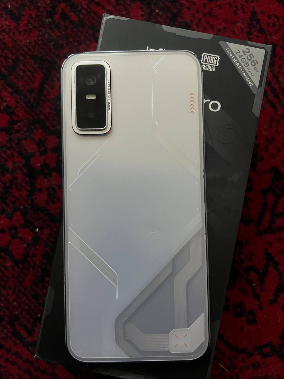 سلام عليكم 
GT 30 pro 
غني جدا عن التعريف 
ذاكرة 256-24
ببجي 120 فريم ثابت 
الجهاز مكفول فقط شخطة بسيطة وما مبينة بالظهر ما مبينة بالصورة ولا تبين بالواقع 
ملحقاتة كارتون وكفر شفاف ولاسق مضلل فقط 
السعر 275 بيه مجال بسيط جدا 
مكاني بغداد مدينة الصدر 
رقمي واتساب فقط ***********
