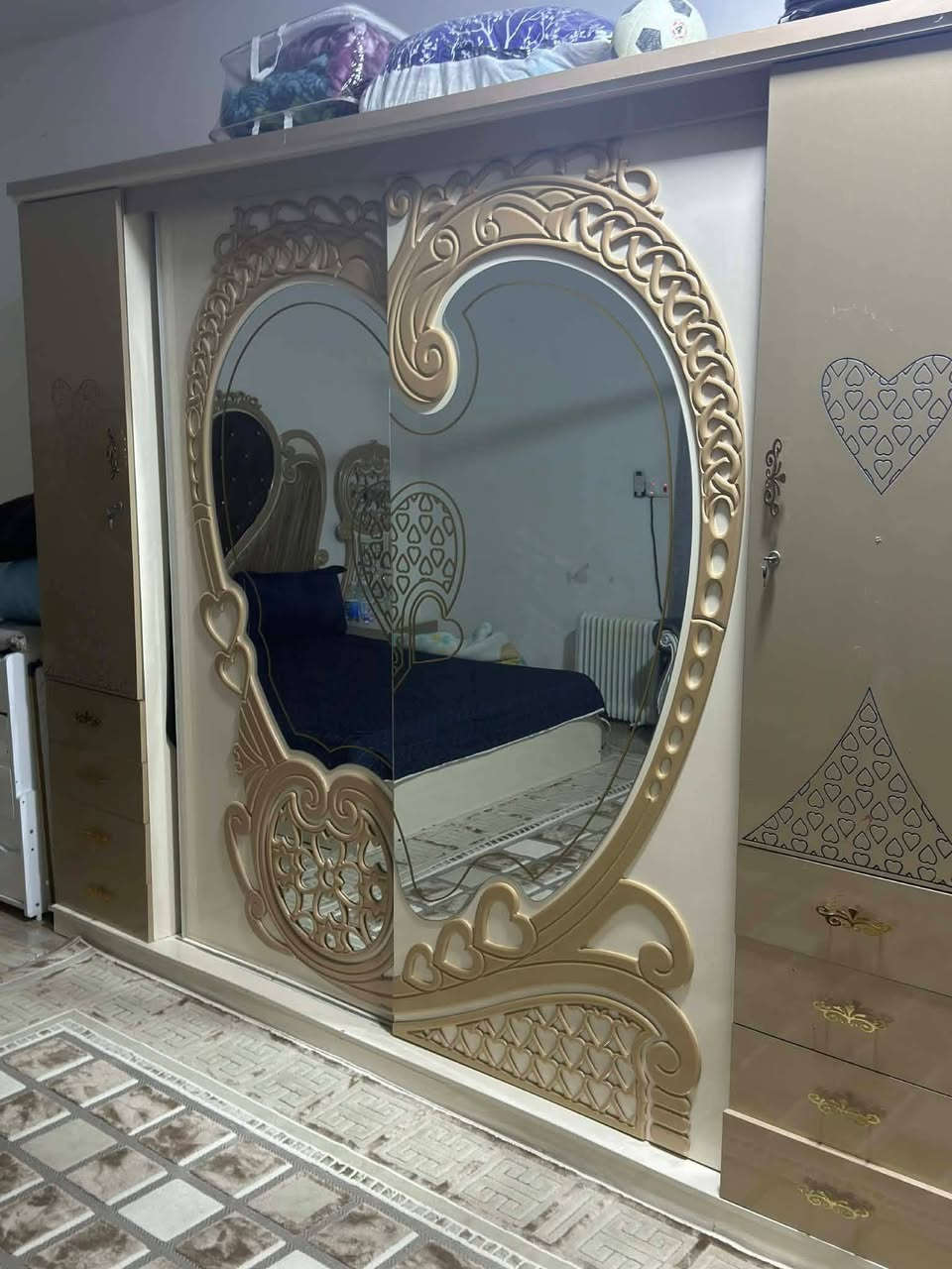 للبيع ٧ قطع غرفه نوم تركي سعر ٦٠٠ وبيه مجال ع خاص 
الرمادي حي بكر 
*********** للإستفسار
