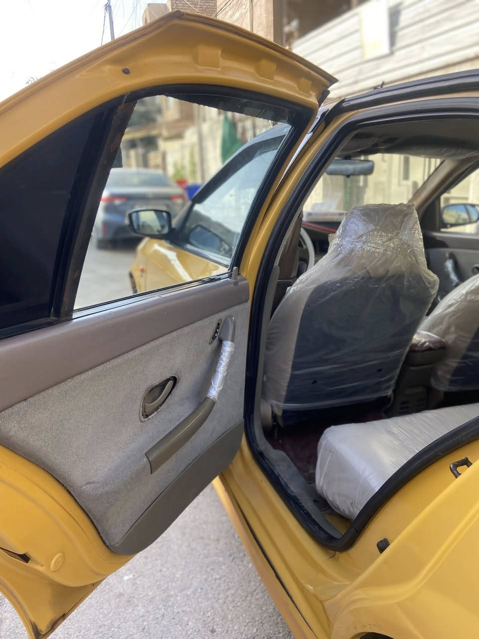 سمند سورن نضيف وكلشي بي جديد بسمي موديل ١١محدث١٧مصفره هيئة وغرامه عنوان بغداد حريه 
 سعر ٤٤ 💰***********
