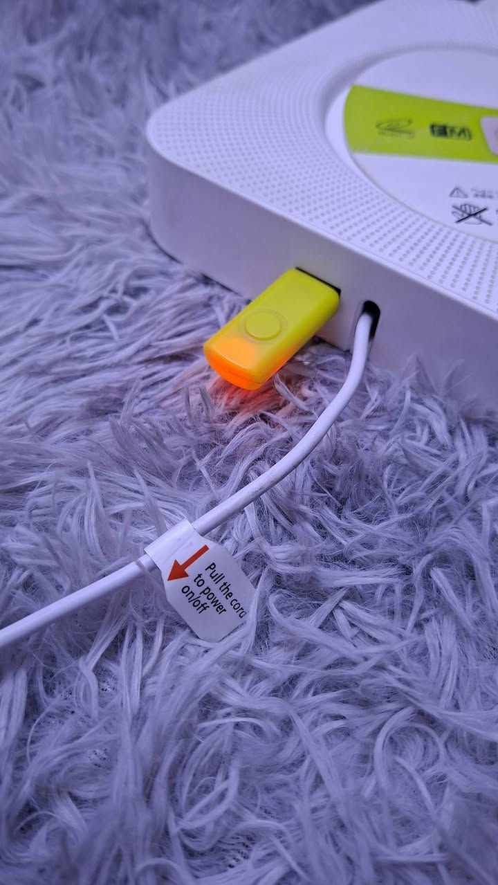 جهاز قارئ اقراص
MP3
اوكس
بلوتوث
مضخم صوت مع كامل ملحقاته
السعر 35 الف
العنوان بغداد البلديات الضباط 
*********** واتساب
