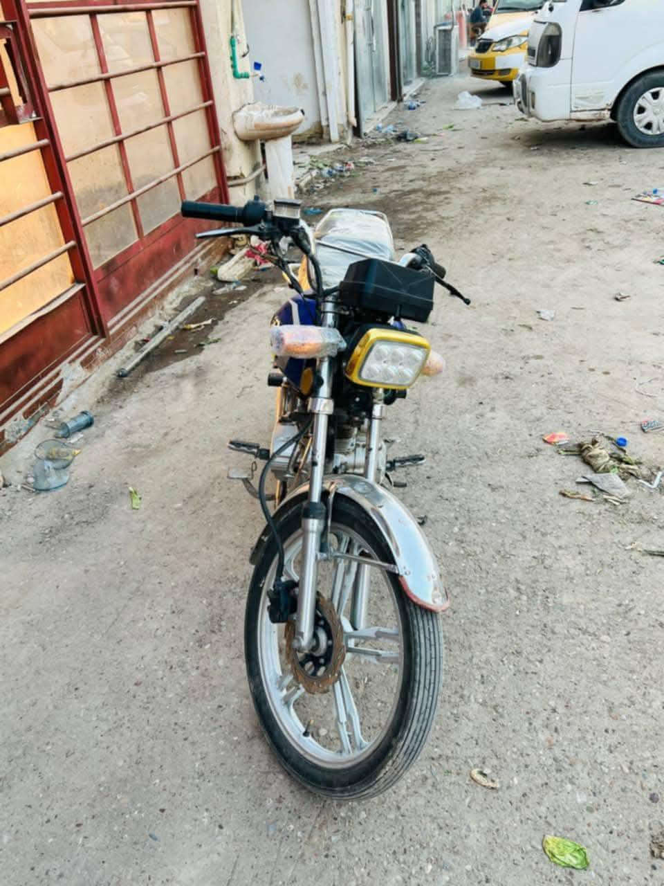 سلام عليكم ايراني سيفان خمسه كير موديل 2023 اوراق ضايعه اكفلك سرقه وعشائر مكاني البياع تقاطع درويش السعر اربعميه وبيه مجال حك الجيه الكهرباءيات كله شغاله بس نقصه باتري 
دراجه مكفوله *********** واتساب
