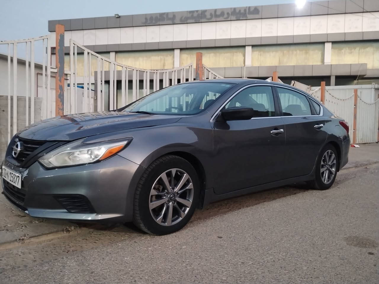 سلام عليكم
للبيع نيسان التيما
موديل 201‪8
مواصفات S
تشغيل عن بعد
رادار امامي
ضرر جاملغ امامي جهة سائق مبتل بلاد بدون دواخل 
بيها ضربة بسيطة براس البنيد بدون دواخل 
كير جديد شرط محرك جديد مامفتوح.
طخم امامي خلفي جديد شرط 
طخم تائر جديد 
طخم امامي خلفي دسكات كلشي جديد
باتري. جديد 
سنوية لل 202‪9 
هزا جديدة 
السيارة بسمي 
سيارة ماشية 168 ‪الف حديقي 
الف مو ميل 
العنوان اربيل 
السعر 128 
***********‪ واتس
