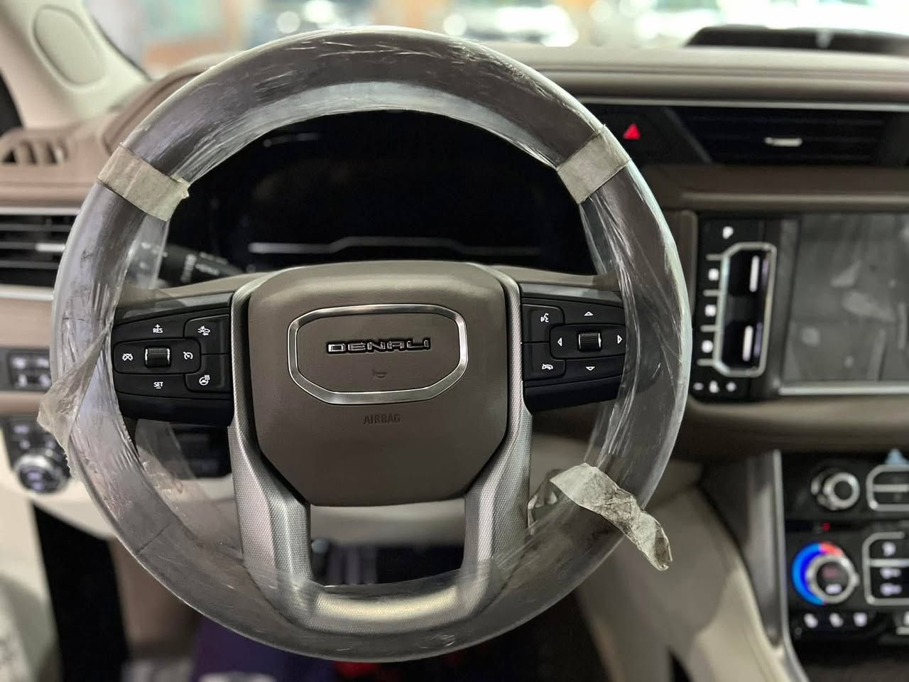 السلام عليكم
دخول جديد زيرررررو 

‏(GMC DENAL) استلام شركة 

🔥2️⃣0️⃣2️⃣4️⃣🔥

‏ GMC VIP  كشنات منفصل رئاسي

وكالة المنصور ضمان 5 سنوات 

النوع : GMC دينالي 
العداد : 0️⃣0️⃣ (زيرووووو) 
اللون : اسود
حجم المحرك : 6.2 لتر
عدد الاسطوانات : 8 سلندر
القوة الحصانيه : 420 حصان
الكير بوكس : 10 سرعات

فل مواصفات 

🔥نظام هيدروليك ( جكات )
🔥دخول ذكي للسياره ( بصمة )
🔥شاشات خلفية
🔥دفع رباعي دبل
🔥دوسات كهرباء
🔥شاشه اماميه كبيره
🔥شاشات عدد 2 خلفيات
كامرات 360 درجه
🔥كامرا خلفيه بالمرايه
 بانوراما طكتين
🔥شاحن واير ليس
🔥كشنات جلد
🔥كشنات كهرباء
🔥كشنات خلفي منفصل
🔥رادار تحديد مسار
🔥رادارات جانبيه
🔥رادار امامي
🔥ثلاث قطع تبريد
🔥هيترات بالكشنات تدفئه تبريد امامي خلفي
🔥دوسات كهرباء تفتح ويا الباب
🔥بصمه + بصمة ابوب 4
🔥صندوك كهرباء
🔥فورويل 4x4
🔥هند بريك بصمه
🔥استيرن كهرباء
🔥اتو ستوب
🔥حساسات خلفي امامي
🔥كشافات
🔥لايتات لد + فول زنون
🔥بكلايت لد خلفي
🔥كشنات الخلفيه كهرباء
🔥سبعه راكب
🔥داتو شو
🔥هيتر بالاستيرن
🔥فول تحكم ستيرن

رقم موبايل *********** يوجد واتساب
