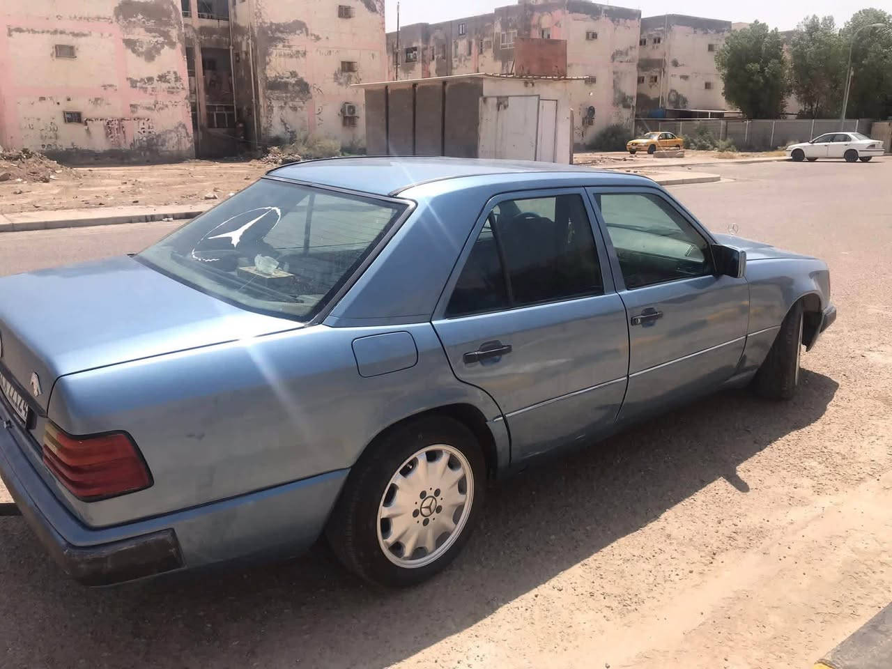 بسبب الوعد الكاذب اعاده نشر
مرسيدس دب 87 اربيل 22 سياره جاهزه تبريد حداديه. محور vvt3000 السياره ناعمه اللون بحري سمائي 
مكان ميسان  السعر 53$وبيها مجال 

***********
