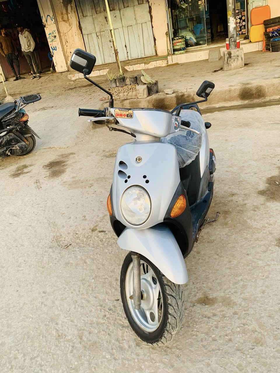 السلام عليكم دراجه فله للبيع ماصارله هواي من طالعه من الوكيل حته باتري الشركه موجود بيه كفاله عام رقمي***********
