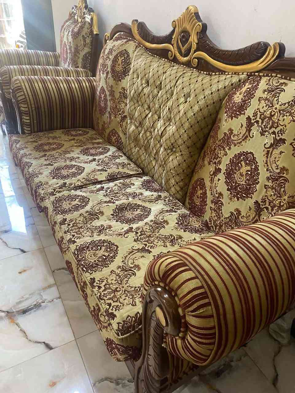 تخم ملكي ١٠ نفرات اخو جديد للبيع ***********
